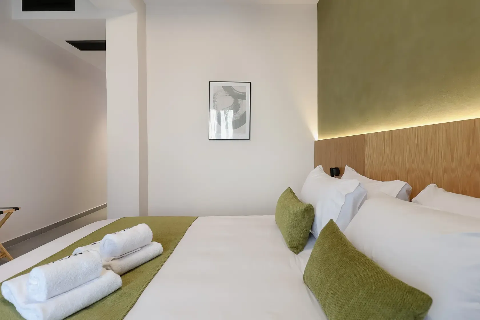 STANDARD DOUBLE ROOM WITH POOL